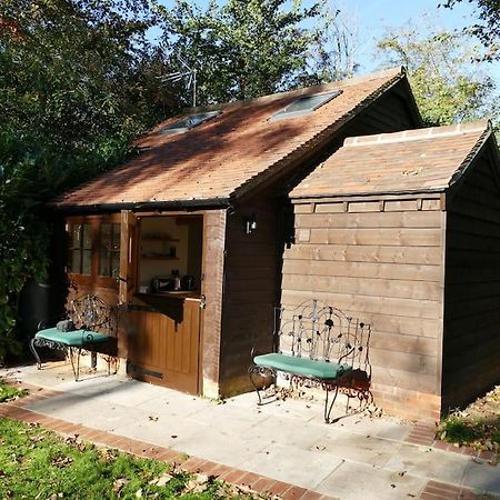 The Bike Shed, Near Brill Appartement Aylesbury  Buitenkant foto